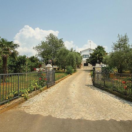 Beautiful Apartment In Porec With Wifi المظهر الخارجي الصورة