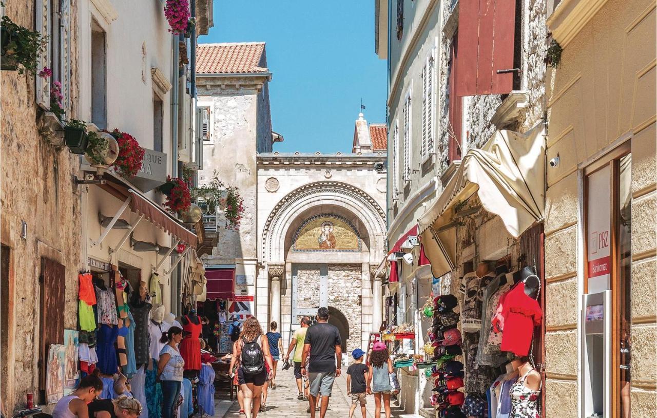 Beautiful Apartment In Porec With Wifi المظهر الخارجي الصورة