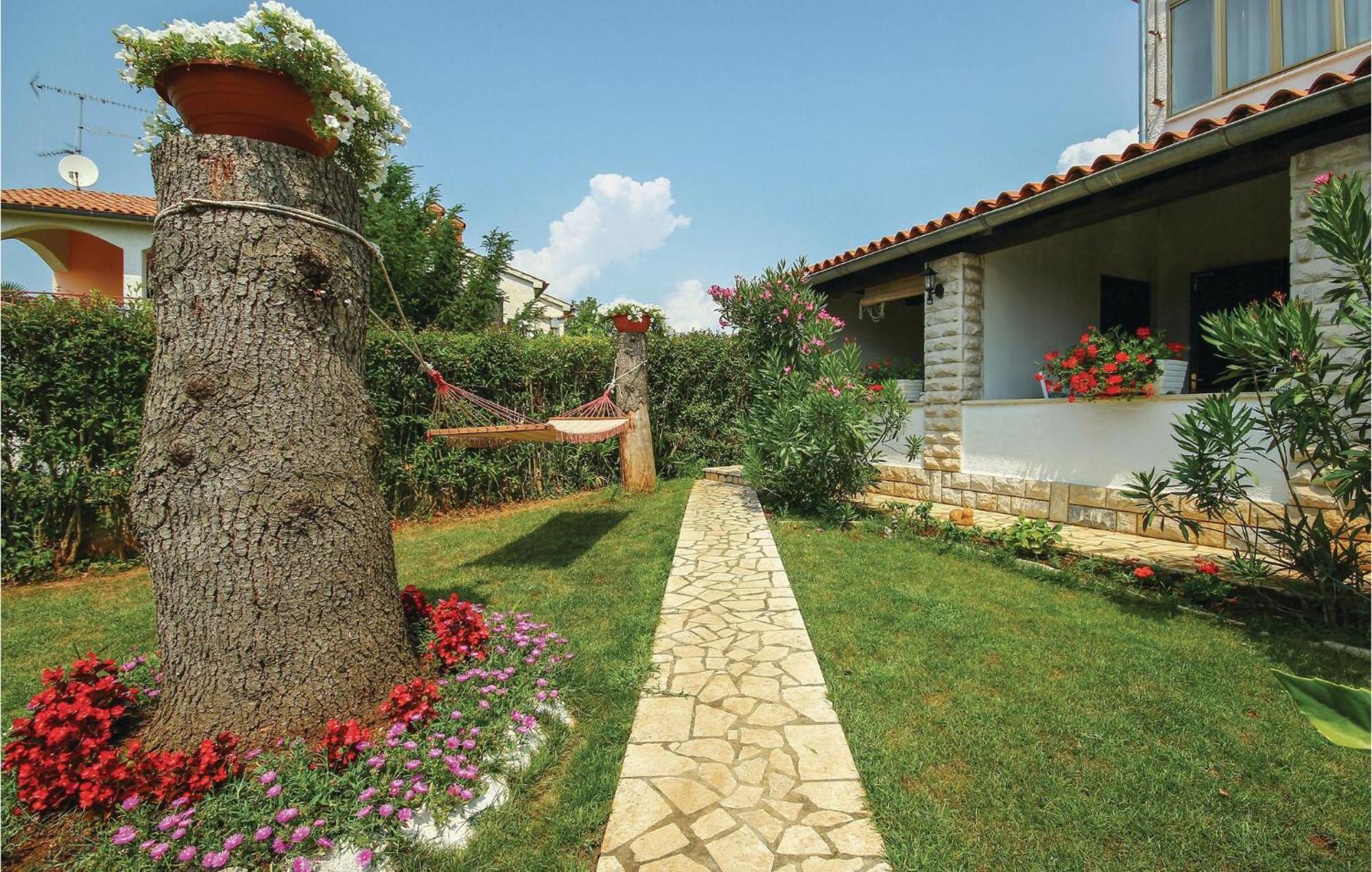 Beautiful Apartment In Porec With Wifi المظهر الخارجي الصورة